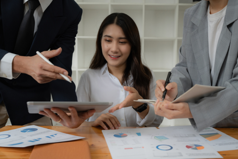 Asian business women working